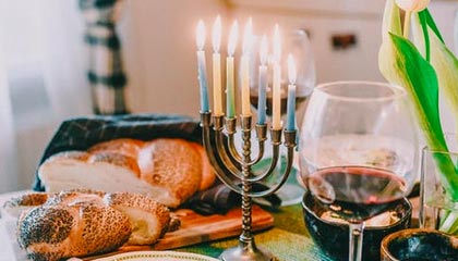 郑钦文、苏炳添等运动员亮相天安门广场，均受邀参加九三阅兵盛典